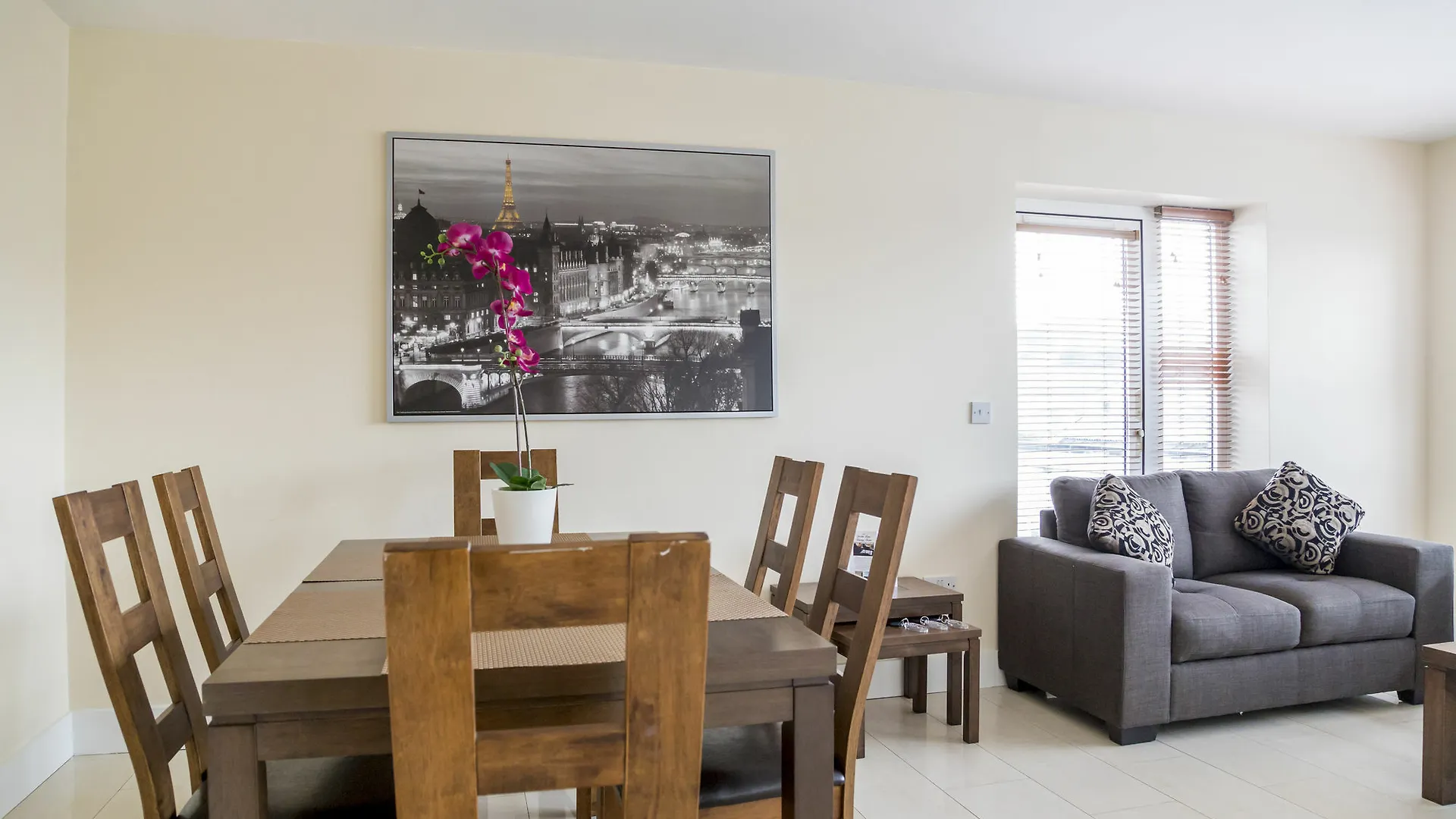 Pearse Street Suites Dublin